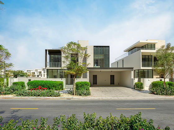 Exclusive | Luxury Living | 5 Bedrooms + Maids, picture 1
