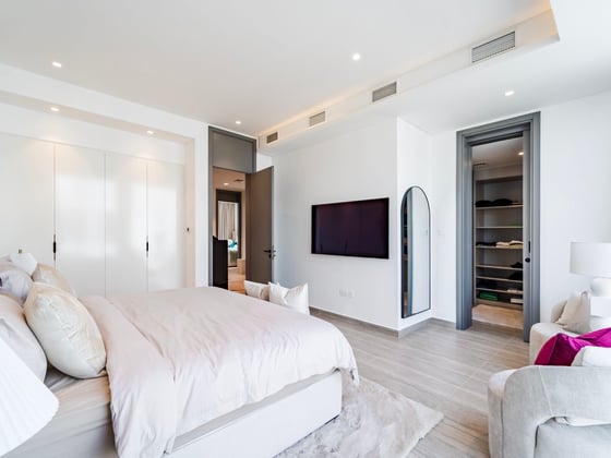 4 Bed | Furnished | Upgraded | Lagoon View, picture 16