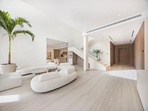 Luxury 5BR Renovated Villa | Private Pool & Park Views, picture 12