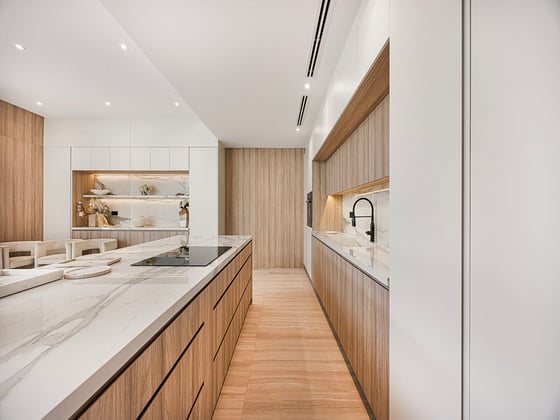 Luxury 5BR Renovated Villa | Private Pool & Park Views, picture 10
