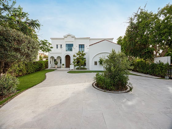 Luxury 5BR Renovated Villa | Private Pool & Park Views, picture 2