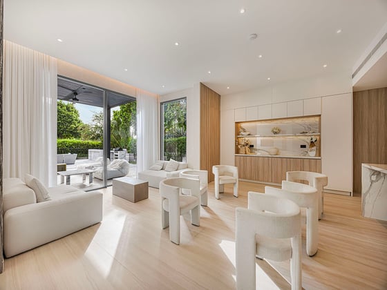 Luxury 5BR Renovated Villa | Private Pool & Park Views, picture 6