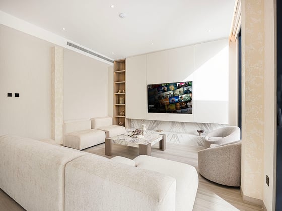 Luxury 5BR Renovated Villa | Private Pool & Park Views, picture 26