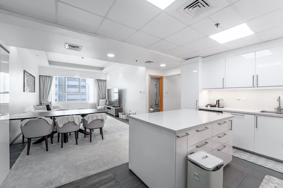 Vacant | Fully Upgraded | High Floor Apartment, picture 5