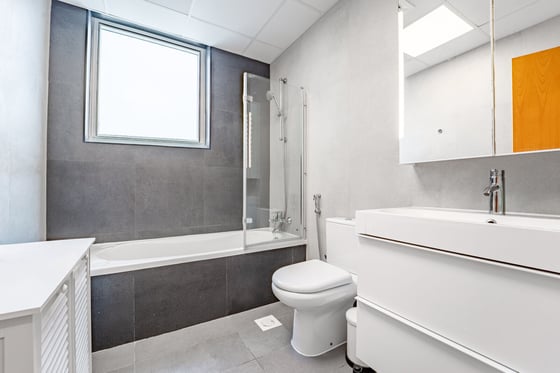 Vacant | Fully Upgraded | High Floor Apartment, picture 12