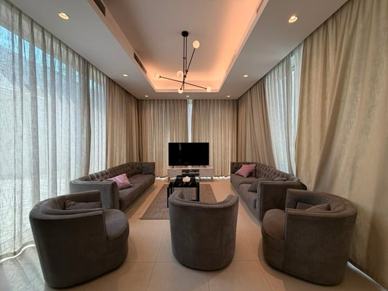 Custom Built | Fully Furnished | Vacant | Modern, picture 8