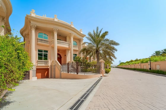 Exquisite 4-bed villa in Raffles Residences Palm Jumeirah, picture 2