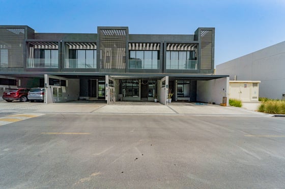 Fully Furnished | Spacious | Modern....., picture 1