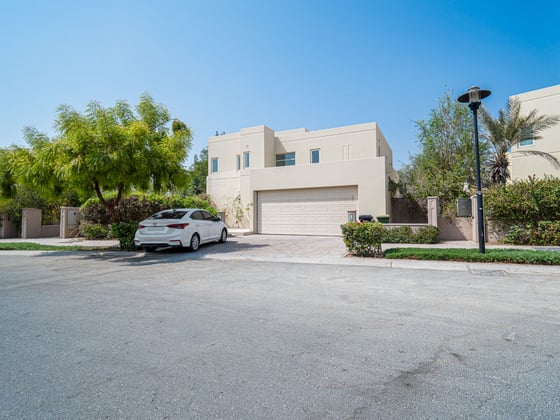Exclusive Arabian Ranches Villa with Garden, picture 1
