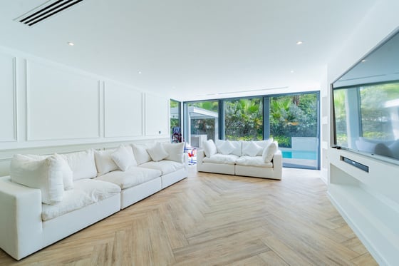 Fully Upgraded | Private Pool | Vacant on Transfer, picture 2