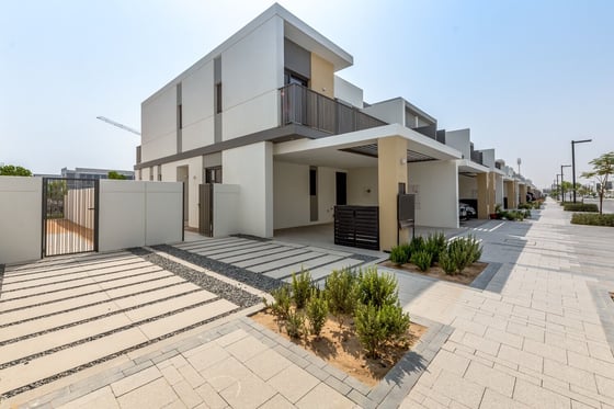 4-Bedroom + Maid’s | Single Row | Private Garden |, picture 1