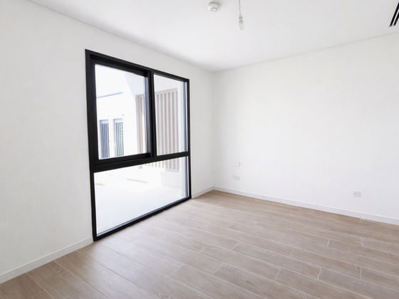 4 Bed Room | Single Row | Closed Kitchen, picture 3