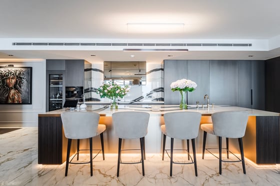 Fully Upgraded Penthouse with Stunning Sea Views, picture 13