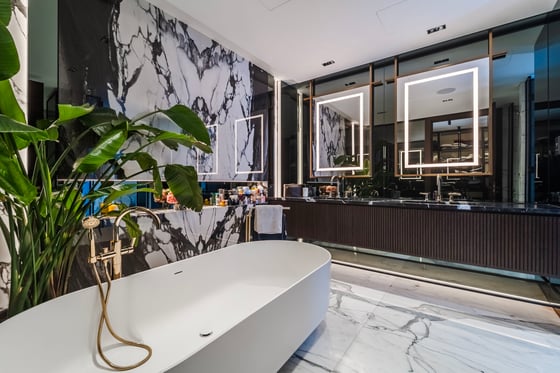 Fully Upgraded Penthouse with Stunning Sea Views, picture 32