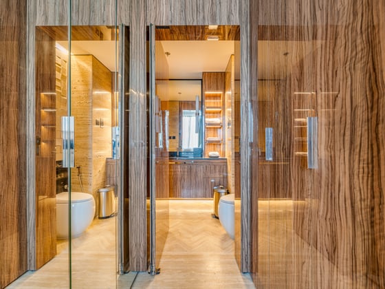 Luxuriously Upgraded Apartment in Downtown Dubai, picture 18
