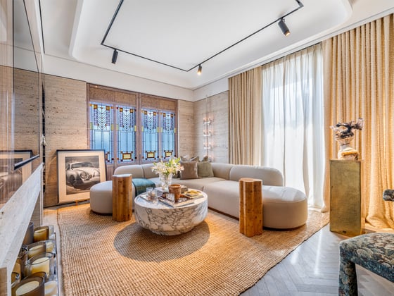 Luxuriously Upgraded Apartment in Downtown Dubai, picture 2