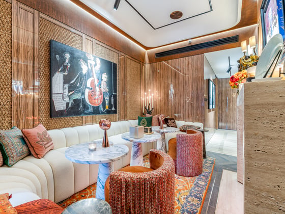 Luxuriously Upgraded Apartment in Downtown Dubai, picture 13