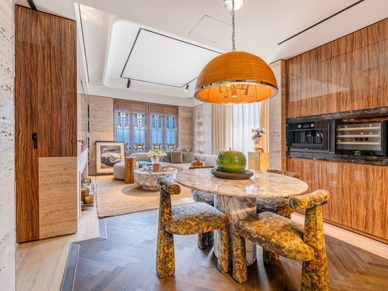Luxuriously Upgraded Apartment in Downtown Dubai, picture 7