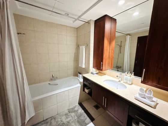 Fully Furnished | Mid Floor | Bright Unit, picture 11