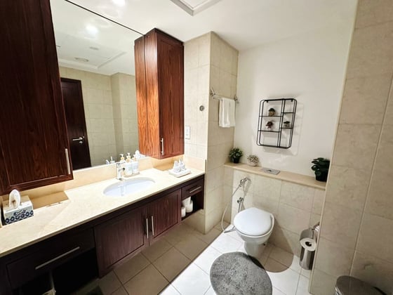 Fully Furnished | Mid Floor | Bright Unit, picture 10