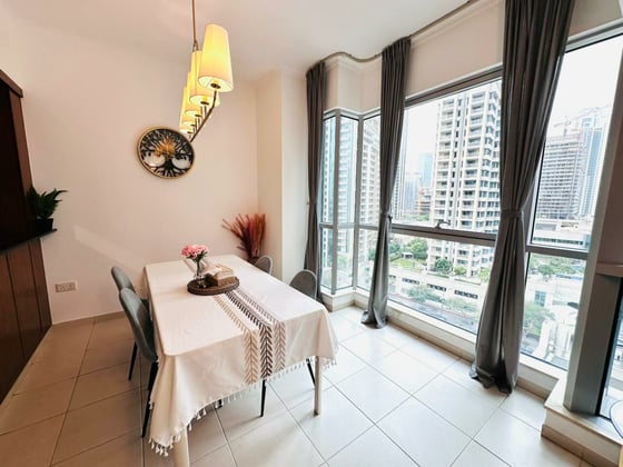 Fully Furnished | Mid Floor | Bright Unit, picture 4