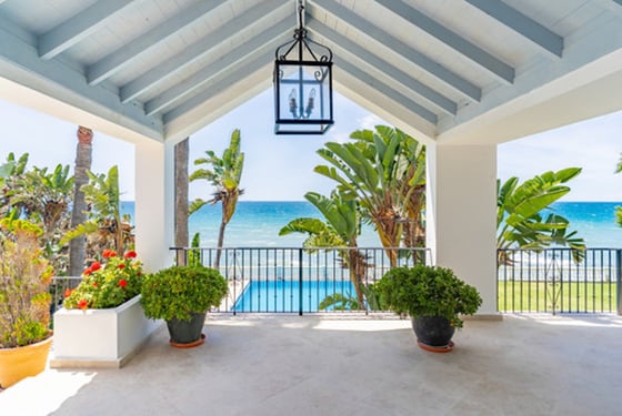 Classical Andalusian Beachfront Villa in East Estepona, picture 23