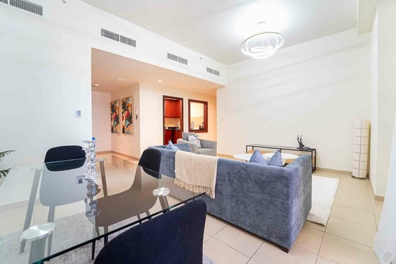 Vacant | Fully Furnished | Partial Sea View, picture 4