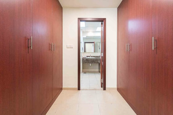 Vacant | Fully Furnished | Partial Sea View, picture 11