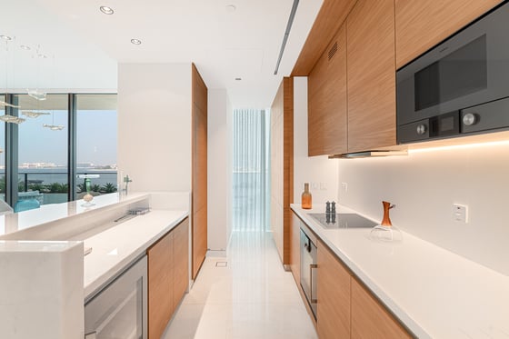 Upgraded Turnkey | Palm Views | Best Price, picture 5