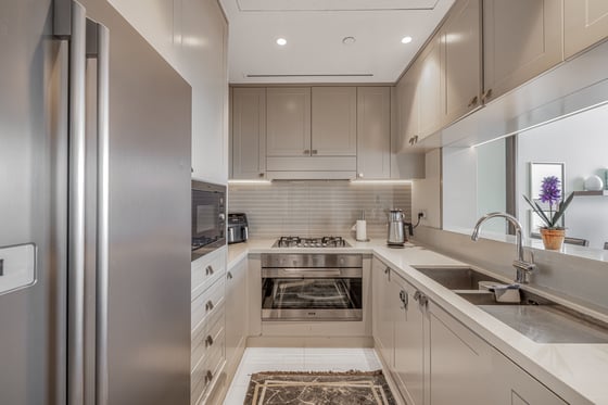Luxury Living | Spacious | Fountain & Burj Views, picture 7