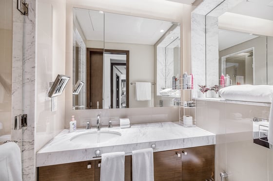 Luxury Living | Spacious | Fountain & Burj Views, picture 18