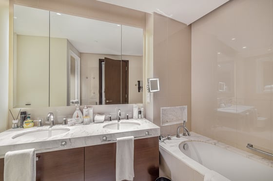 Luxury Living | Spacious | Fountain & Burj Views, picture 14