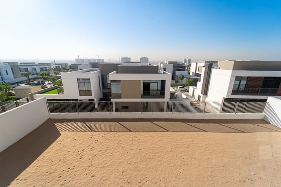 Vacant | Community Pool | Spacious |...., picture 9
