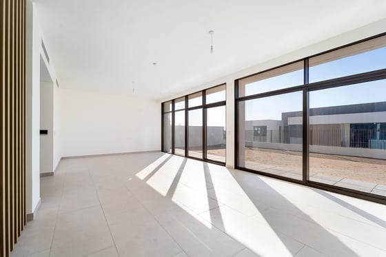 Vacant | Community Pool | Spacious |...., picture 6