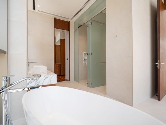 Refined Waterfront Apartment in Business Bay, picture 16