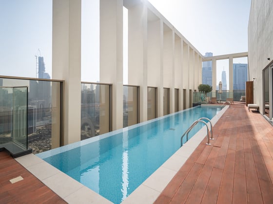 Refined Waterfront Apartment in Business Bay, picture 1