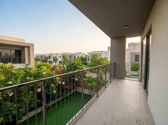Refined 5-bedroom villa in Sidra 2, Dubai Hills Estate, picture 1