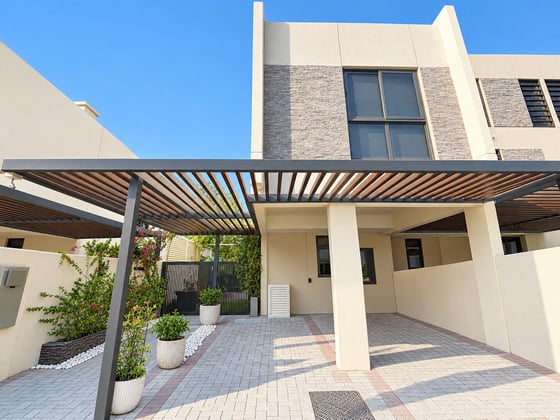Upgraded Kitchen | Landscaped Gardens | Vacant on Transfer, picture 1