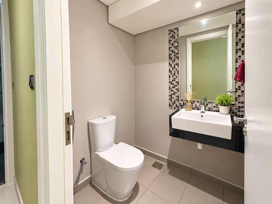 Upgraded Kitchen | Landscaped Gardens | Vacant on Transfer, picture 8