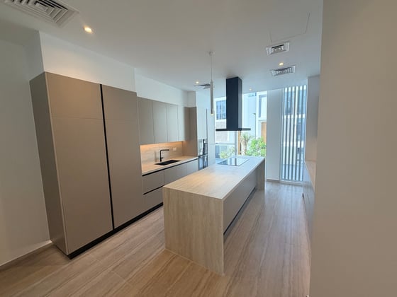 Single Row | 4-Bdr + M | Brand New Ready to Move, picture 3