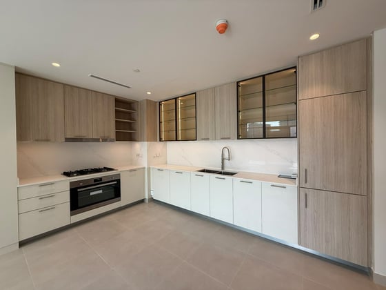 Exclusive | High Floor | Pool & Park Views, picture 1