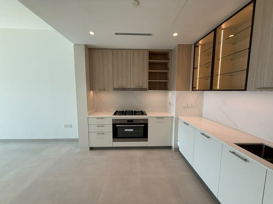 Exclusive | High Floor | Pool & Park Views, picture 3