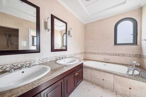 Beachfront Living | Stunning Views | Vacant, picture 7