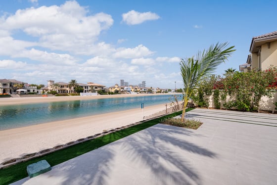 Beachfront Living | Stunning Views | Vacant, picture 10