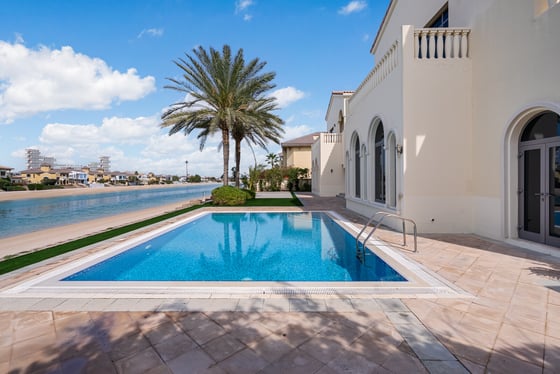 Beachfront Living | Stunning Views | Vacant, picture 9