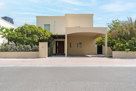 A beautifully decked-out 4-bedroom villa in Meadows 1, picture 19
