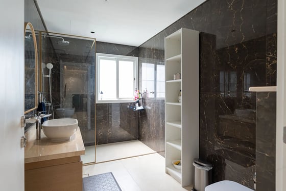 A beautifully decked-out 4-bedroom villa in Meadows 1, picture 13