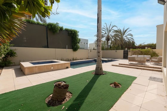 A beautifully decked-out 4-bedroom villa in Meadows 1, picture 8