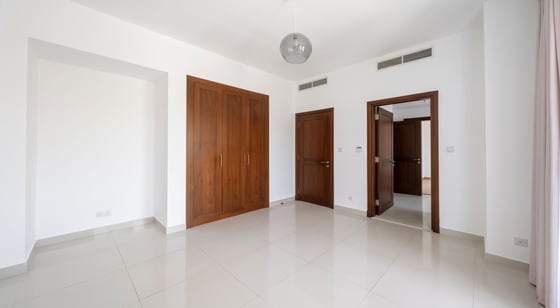 Spacious | Landscaped | Vacant.........., picture 6