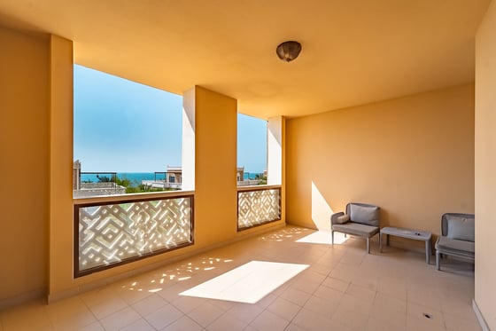 Exclusive | Vacant On Transfer | Partial Sea View, picture 8